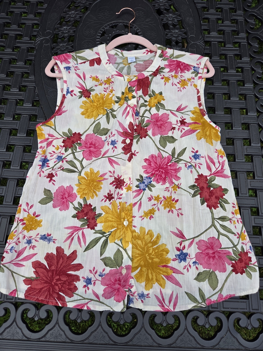 Floral Button-Up Sleeveless Blouse in White with Yellow, Pink & Green - Picture 2 of 10